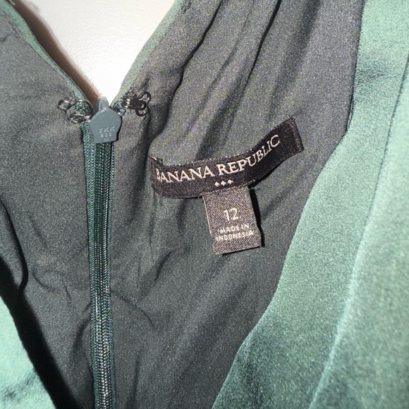 Banana Republic Green Wrap Dress with Bishop Sleeves - Picture 4 of 4